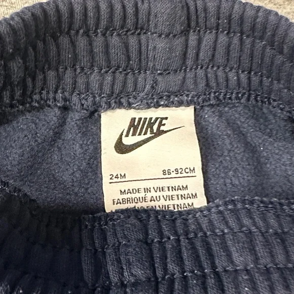 Dior Kids Gray Tee and Navy Joggers Set - Picture 6 of 6